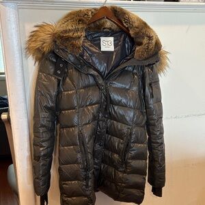 S13 Women's dark green Puffer Coat with Faux Fur Hood